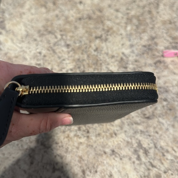 Burberry Zippered Wallet - Picture 3 of 11